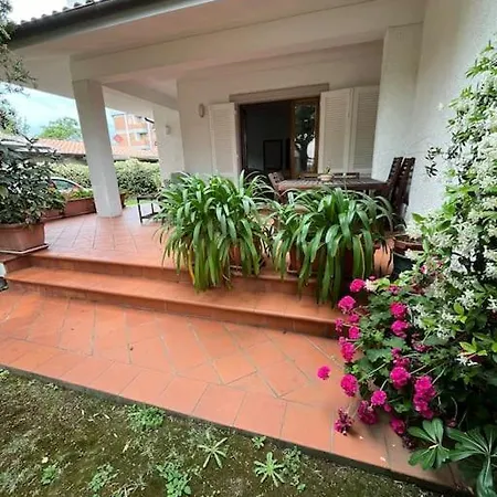 Casa Con Giardino A 500m Dal Mare Con Giardino E Area Bbq Vakantiehuis *